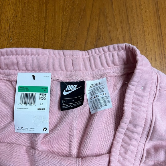 Pink Shorts Nike Women’s Club Fleece NEW NWT XL - Picture 5 of 14